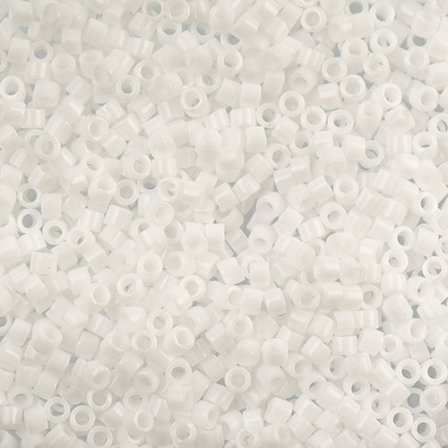 Delica 11/0 RD Chalk White, DB0200V